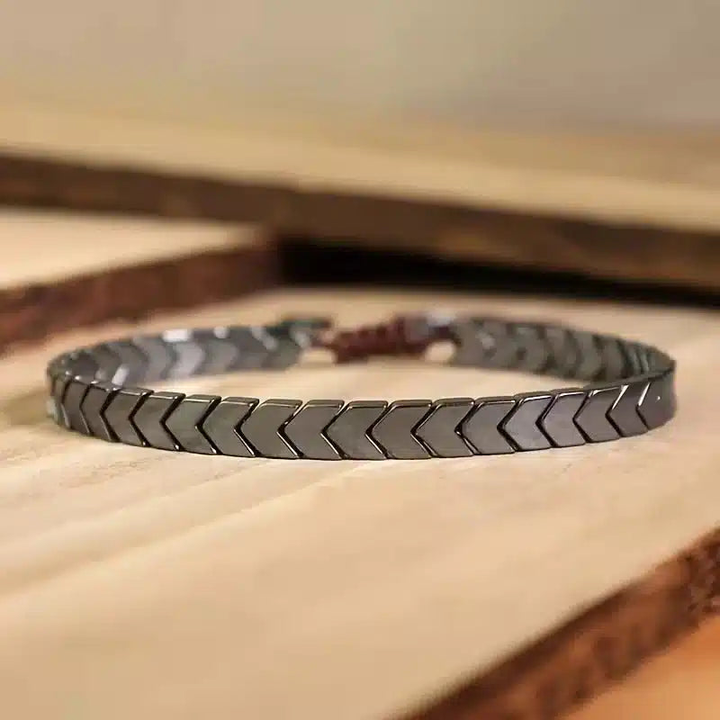 HEMATITE ARROW BRACELET