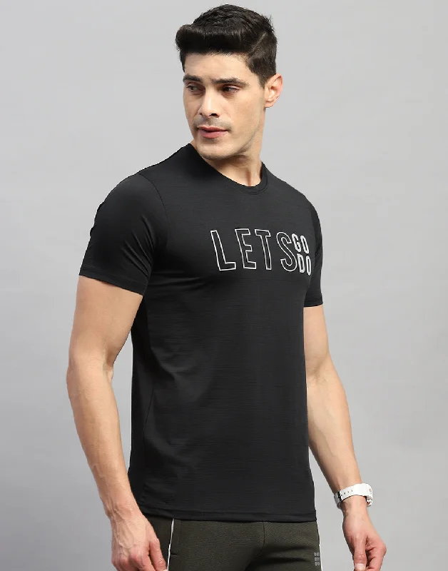 Men Black Self Design Round Neck Half Sleeve T-Shirt