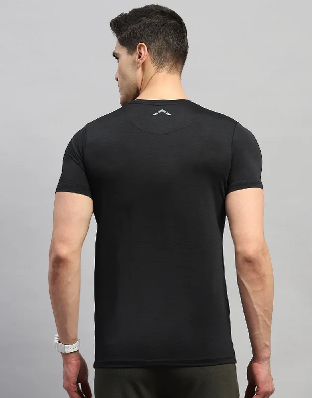 Men Black Self Design Round Neck Half Sleeve T-Shirt