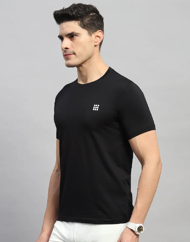 Men Black Solid Round Neck Half Sleeve T-Shirt