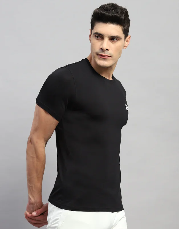 Men Black Solid Round Neck Half Sleeve T-Shirt