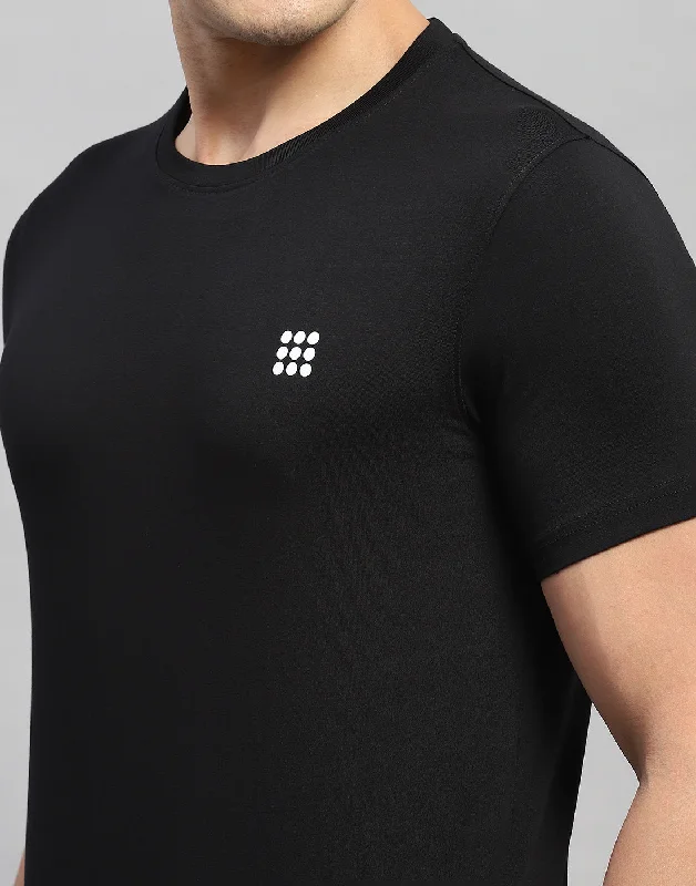 Men Black Solid Round Neck Half Sleeve T-Shirt