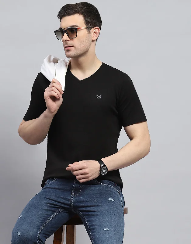 Men Black Solid V Neck Half Sleeve T-Shirt