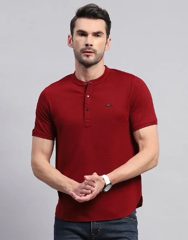 Men Maroon Solid Band Collar Half Sleeve T-Shirt