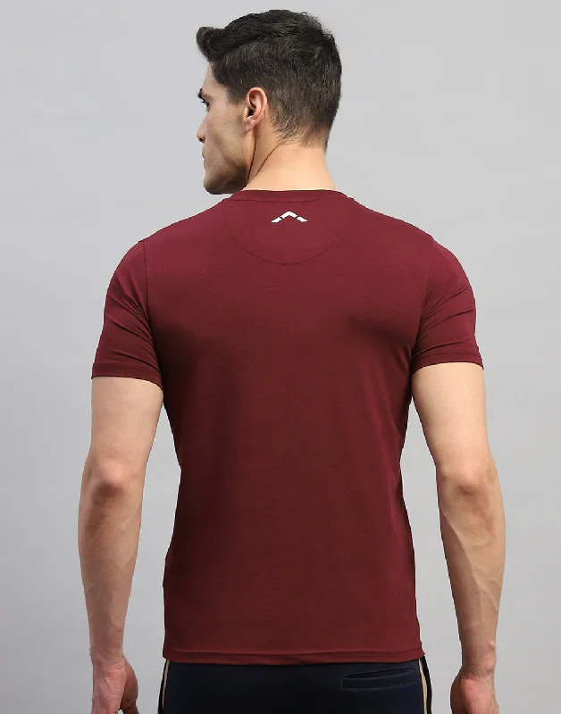 Men Maroon Solid V Neck Half Sleeve T-Shirt