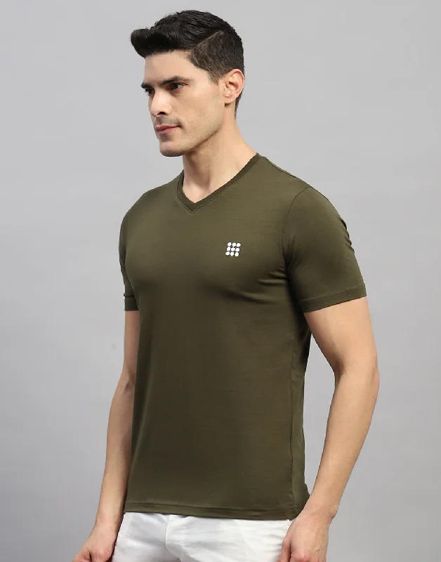 Men Olive Solid V Neck Half Sleeve T-Shirt